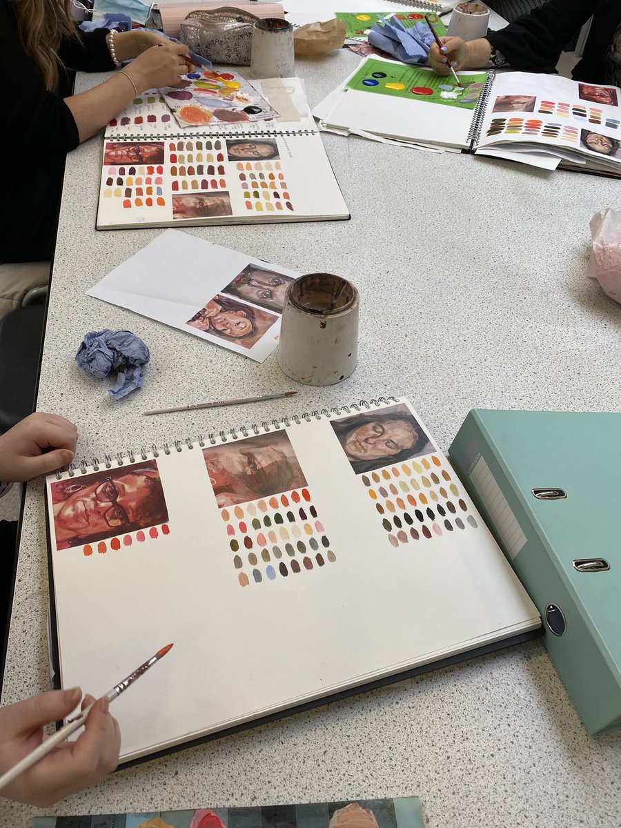 ArtDesignUpton's tweet photo. Fabulous portrait preparation work going on in the art Dept this morning with our fabulous year 12 ladies. #PortraitArtistOfTheYear #portrait #painting https://t.co/5tETe7pyJN