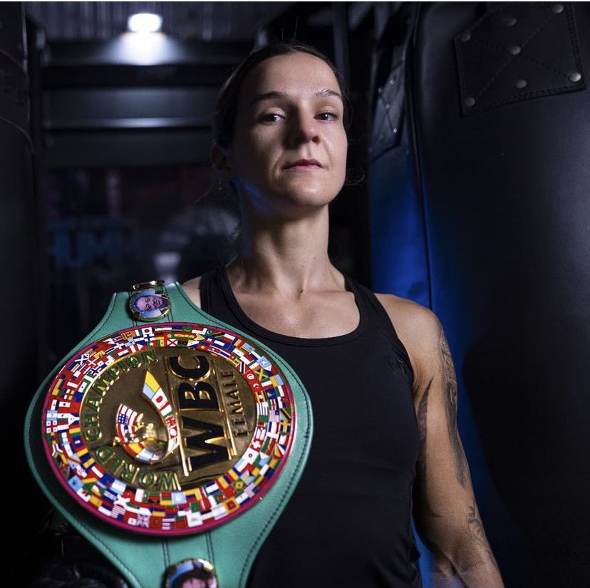 markturner_mgmt's tweet photo. Just about their with sponsors for @TerriHarper96 next fight on 13th November. Terri defends her belts against @alyciambaum at a packed house at Sheffield arena. 

One more sponsor needed. Ideally a #Crypto partner but open to suggestions. 

#crypto #cryptosponsorship #cryptonews https://t.co/YGTWdpFigO