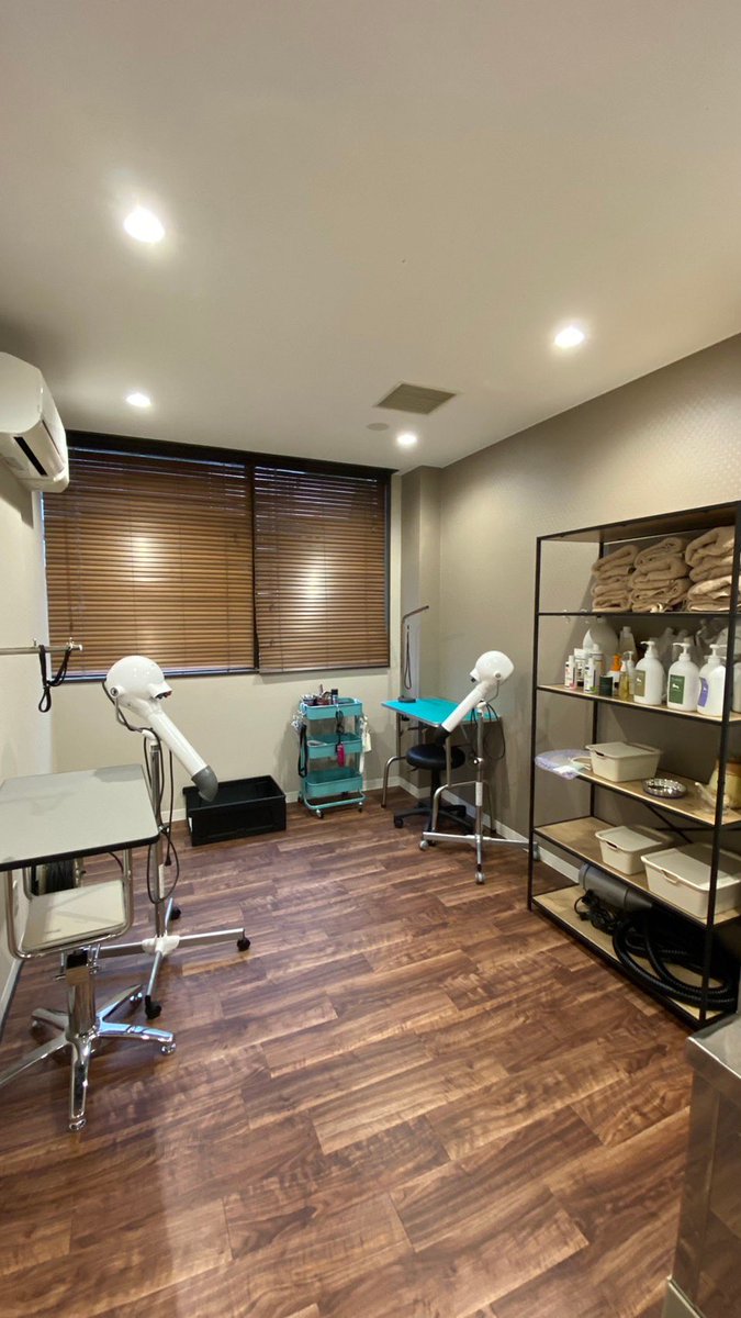 bashamichi_pc's tweet photo. クリニックの隣のお部屋に
Medical Salon&amp;Hotel Sunnyオープンしました🎊！！

Sunnyでは
🏨ペットホテル
（各1部屋限定のエグゼクティブルーム）
🛁トリミング
🍖ペットグッズの販売

を行なっています🌼
ペットホテルは、随時見学受付中です🐕🐈
お問い合わせはクリニックまでお電話ください📞 https://t.co/ItQXFejJaO