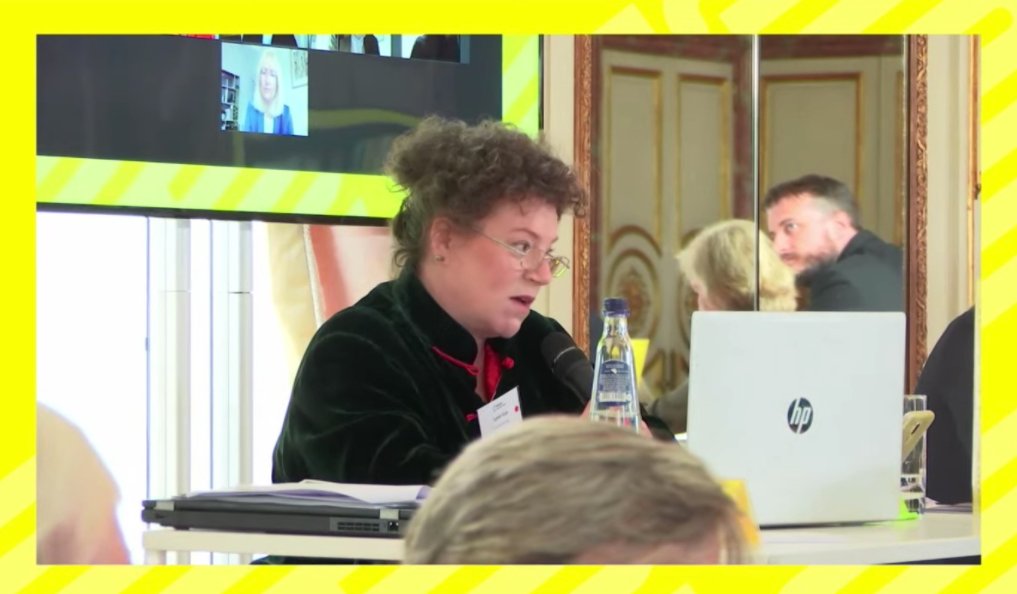 FriendsofEurope's tweet photo. ๐จ๏ธ Question from our @debatingeurope audience, "The next generation of EU citizens face a huge debt. Is it fair that citizens face this burden?" #StateofEU #EUbudget #EUaddedvalue https://t.co/8XkZtZB1eK
