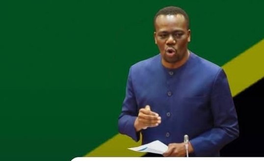 Nimesikitishwa sana na kauli ya kiongozi wa kisiasa na naamini anatambua fika mchango wa club ya yanga katika taifa hili hivi zito amepata wapi nguvu ya kusema yanga ishushwe daraja ama ifutwe kabisa ndugu zangu hivi anajua namna yanga inasaidia kukuza uchumi ktk taifa hili?