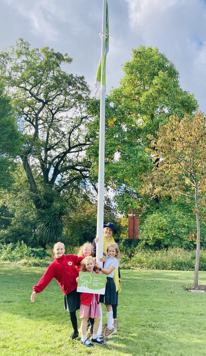 A huge well done to the <a href="/mps_pta/">MPS PTA Community</a>, Penylan community and <a href="/cardiffcouncil/">Cardiff Council</a> parks department for securing a green flag for Waterloo Gardens. We contributed seed bombs, seed paper and the #marlboroughmeadow