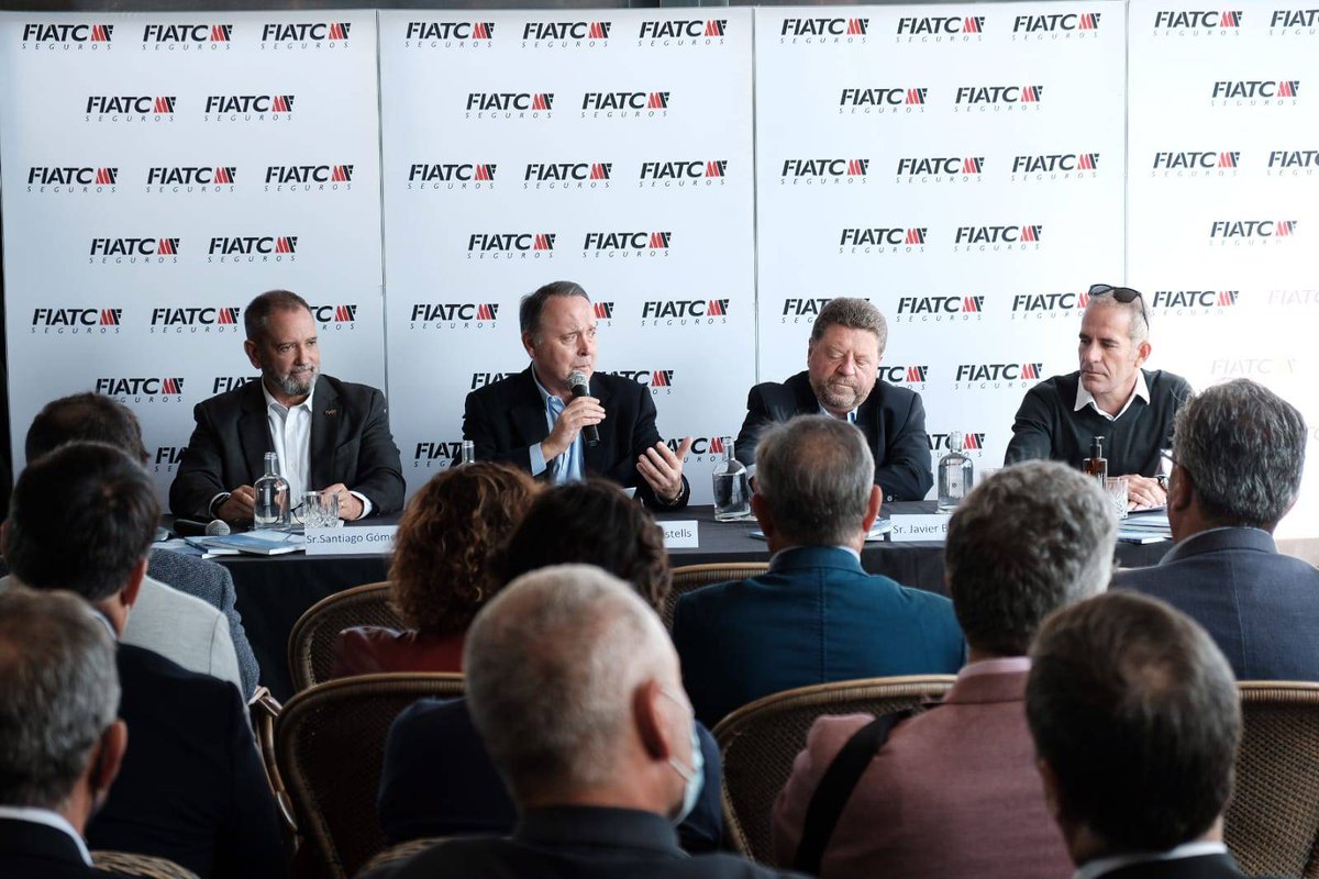 "FIATC siempre ha llevado el mundo náutico en su ADN. Con esta iniciativa queremos ir más allá de nuestra actividad aseguradora" Joan Castells, presidente ejecutivo, durante la presentación de nuestra guía de embarcaciones #salonnautico #fiatc5letras ❤