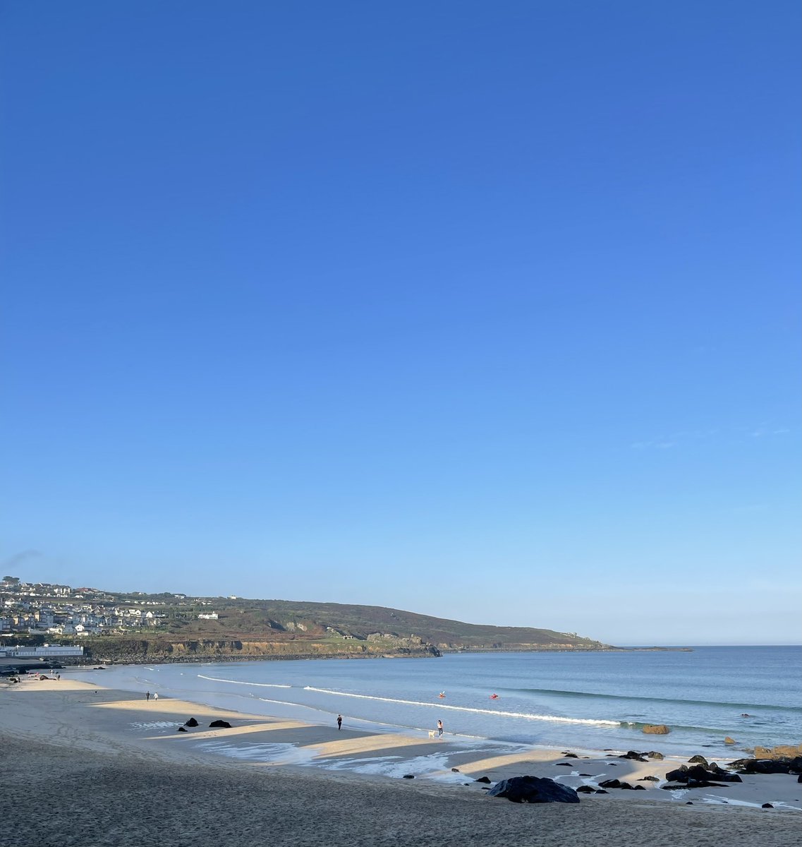 62andrew's tweet photo. Stunning sky over St Ives this morning #stives #stivescornwall #Cornwall https://t.co/pXzN8WRkWX