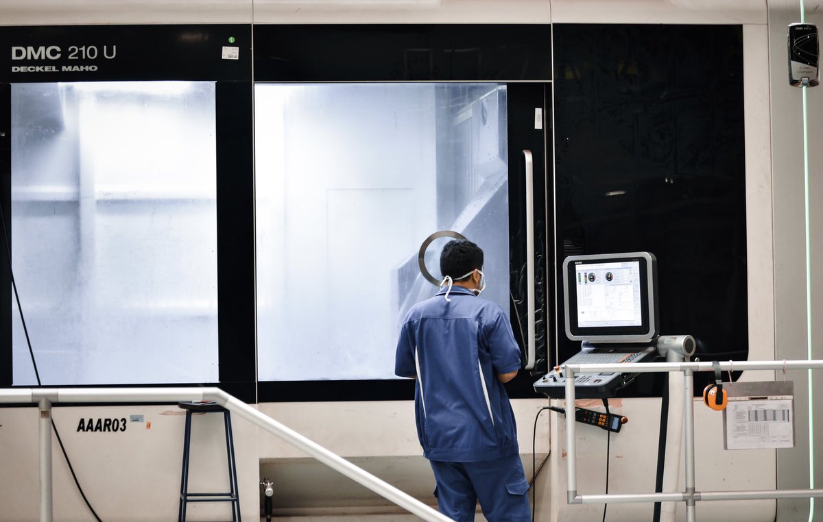 officialptdi's tweet photo. Time to take another look inside one of our machines: the DMC 210 U — our problem solver with maximum flexibility for any materials we produce.

#PTDI #facilities #machine #aircraft #aircraftproduction https://t.co/c2NaC87yUV