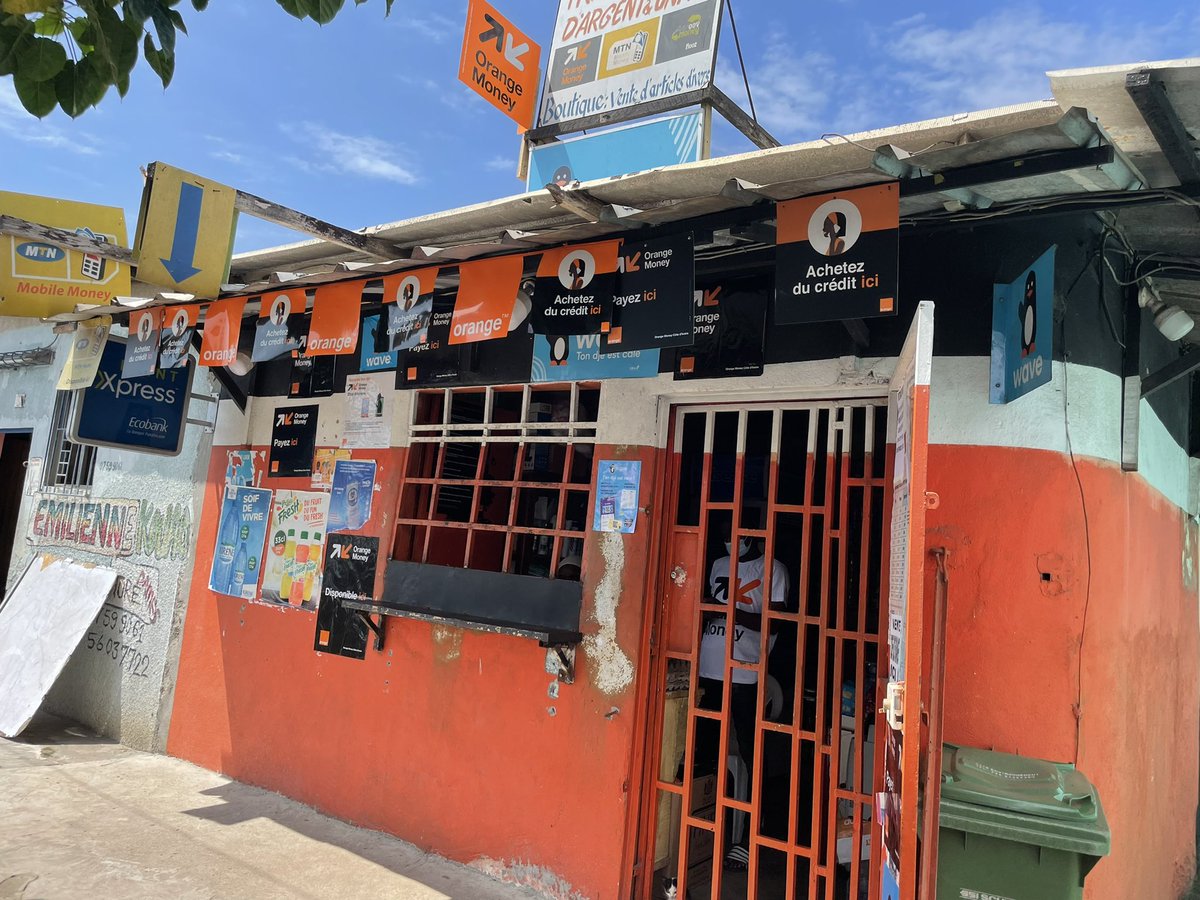 sylvainbruno's tweet photo. Investissement dans les réseaux, services financiers, énergie, inclusion numérique…depuis Abidjan @srichard rappelle les ambitions et l’engagement du groupe @orange en Afrique. Cc @mamadou_bamba_ @AliouneNdiaye_ @etchoungui https://t.co/8vn2O0IuQN