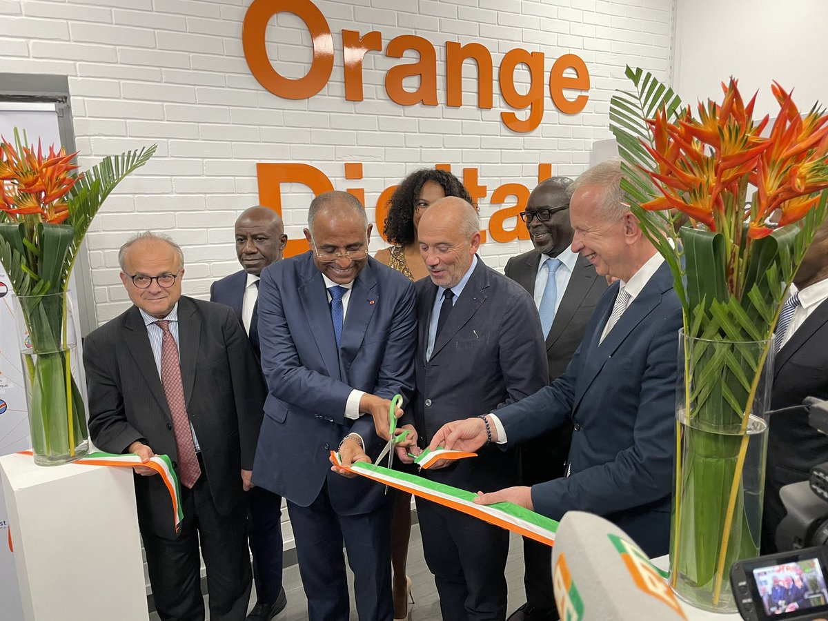 sylvainbruno's tweet photo. Investissement dans les réseaux, services financiers, énergie, inclusion numérique…depuis Abidjan @srichard rappelle les ambitions et l’engagement du groupe @orange en Afrique. Cc @mamadou_bamba_ @AliouneNdiaye_ @etchoungui https://t.co/8vn2O0IuQN