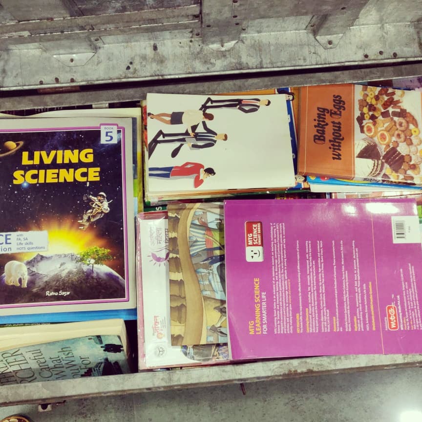 Sarvahitey_NGO's tweet photo. We're thankful to the Library at Tower 4, Orchid Petals, Gurgaon for their donation of 4 cartons of books for #ProjectPaperBridge 📚 https://t.co/4cgOE277H6