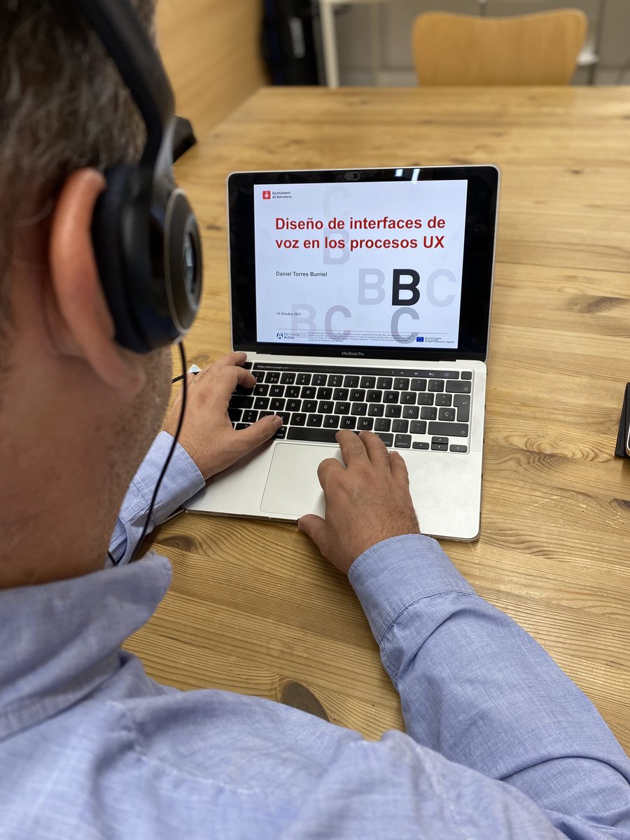uxTBE's tweet photo. Hoy estamos en la #masterclass con @barcelonactiva en su laboratorio #UXLab, donde @torresburriel está hablando sobre diseño de #InterfacesDeVoz 

Trataremos cómo las técnicas tradiciones de #UX se adaptan para aplicarse a este modelo de diseño https://t.co/JfzMtY83Um