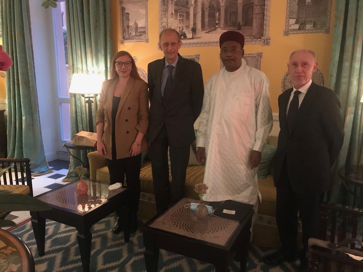 HE @IssoufouMhm, former President of #Niger, President of the @FondationIM, reaffirming his commitment as Honorary Co-President of La Verticale AME alongside @JunckerEU while in Rome. Discussions on #AfricaEurope partnership & cooperation between the organizations
@pierofassino