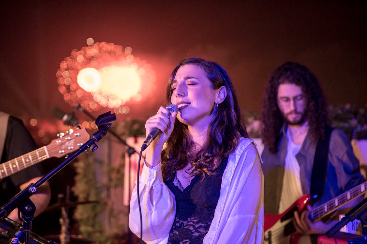 La unió de música en directe, llum i foc del concert del Piromusical de #LaMercè va tancar la temporada de #Terrats21

Ja treballem per la propera. I serà especial: els #TerratsenCultura fan 10 anys i ho volem celebrar com cal. Molt aviat, més detalls! 🎉

[📷<a href="/shastadaisy_pro/">Shasta Daisy Pro</a>]