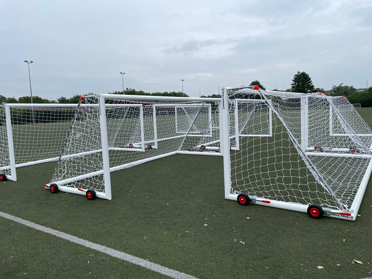 markharrodltd's tweet photo. Get ready to conquer your game with an army of Easy-Lift Goals.
Check-out these 3 x sets of 16 x 6 Easy Lift Goals delivered to @PassmoresAc - Easy Lift goals are one of our best-selling options due to them being super easy to move and use on any surface!
#movinggoals #goals https://t.co/zdYlr9u6ss