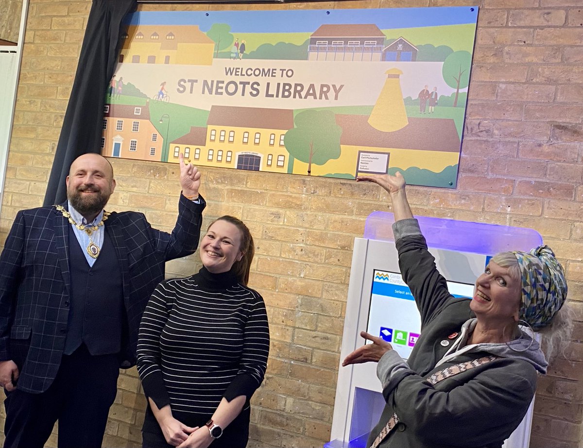HilCoxCondron's tweet photo. Fabulous to be with ⁦@borofergie⁩ fir the unveiling of Carli Pfursceller’s artwork in St Neots. ♥️ Art &amp; libraries: connecting people, places &amp; emotions.
⁩ ⁦@carlimae81⁩ ⁦@Clair_Slade⁩ ⁦@Neotists⁩ ⁦@cambslib⁩ #COSMICvice ⁦#jointadmisistration https://t.co/y9t1gcqLcP