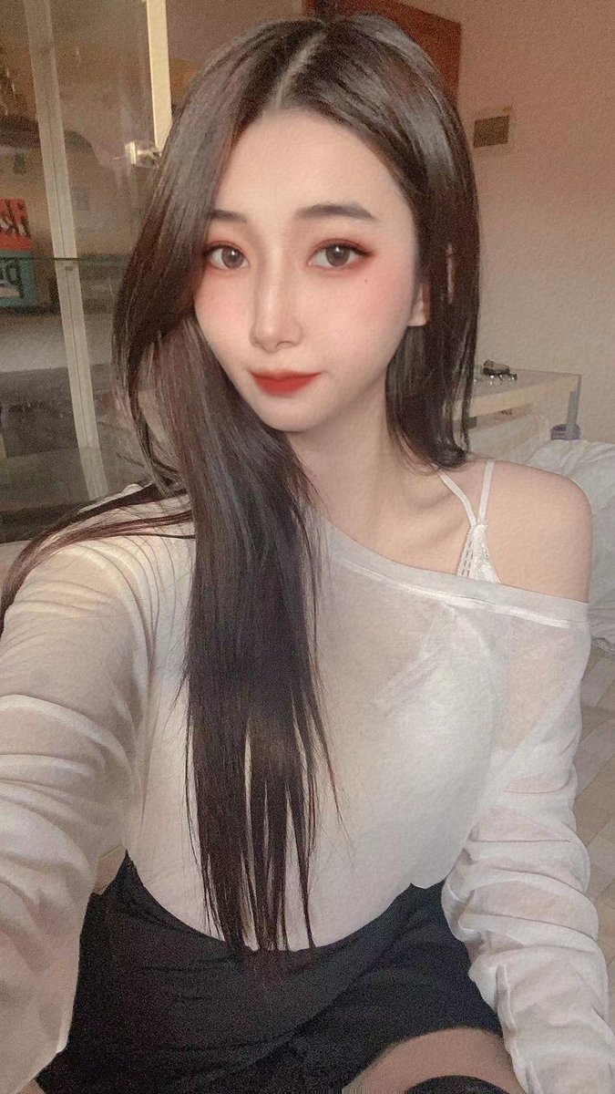 fzlaosiji's tweet photo. 175cm 女神（静静）01年，36c。国庆后第一极品，人照无差。腿长，洗吹做，制服丝袜。高挑，大长腿，年轻水嫩紧致，不要错过难得好货。#福州妹子 #福州约啪 #福州约炮 #福州资源 #福州喝茶 #福州嫩妹 #福州学生 #福州丝袜 #福州大奶 #福州外围 （联系方式：主页置顶推文）老会员推特私信我拿联系方式 https://t.co/E5CyOIngp9