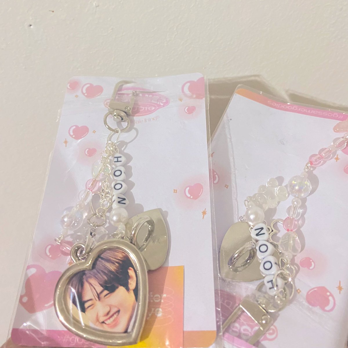 eternitywith_v's tweet photo. — 🛒 #calycarts

so inlove w this vv pretty keyrings and w the person inside the chain… thank you so much @gossamerstudio! i love it sm! 🥺 https://t.co/OOw3cm1Sgp