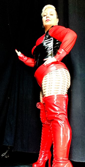 Morgen noch freie Termine verf&uuml;gbar!  Du liebst es, einer kurvigen Herrin zu Diensten zu sein?  Dann<a href="/tag/bdsm"class="tags"><span>#bdsm</span></a><a href="/tag/femdom"class="tags"><span>#femdom</span></a><a href="/tag/domina"class="tags"><span>#domina</span></a><a href="/tag/boots"class="tags"><span>#boots</span></a><a href="/tag/mistress"class="tags"><span>#mistress</span></a><a href="/tag/findom"class="tags"><span>#findom</span></a>