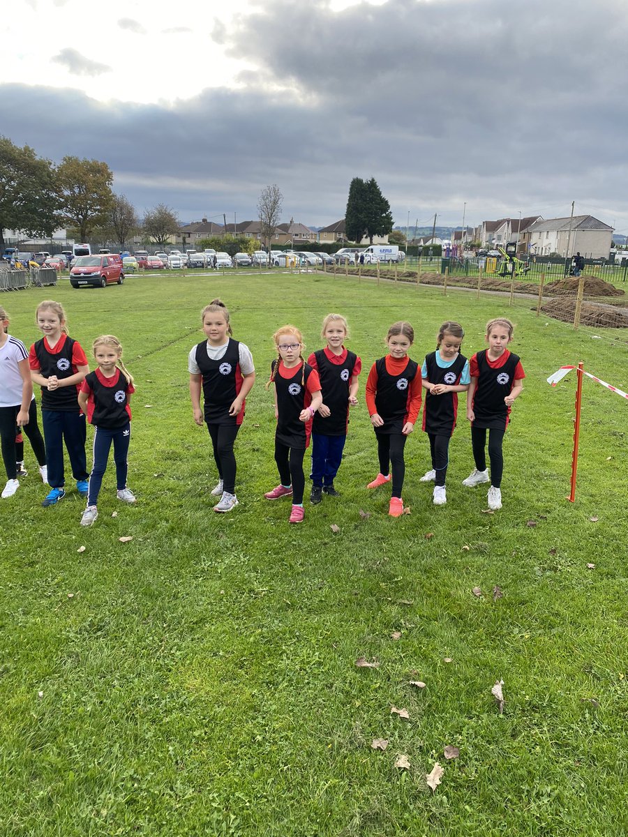 Year 3/4 Girls teams ready on the start line!🏃‍♀️