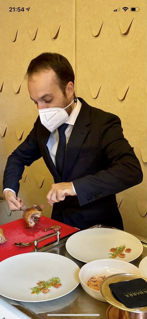 Feliz día de la hostelería 🍽🤵🏻
#hosteleria#hospitality#waiter#restaurant#trinchadk
<a href="/abarra_res/">Restaurante A' Barra</a>