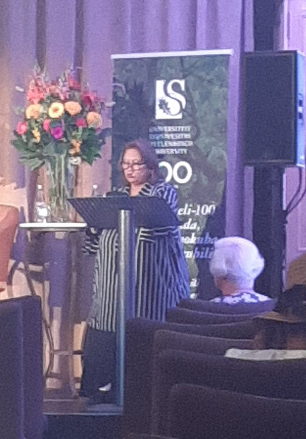 SU_Libraries's tweet photo. Laila Vahed, Director, Library and Information Services, University of Zululand shares: The positive spinoff of lockdown on e-collection enhancement and use at the University of Zululand Library. Highlighting familiar lockdown challenges we all can associate with.  #SULibSymp2021 https://t.co/gKvSpAcrOt