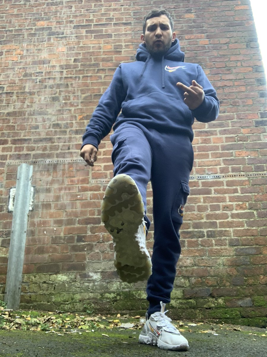 MasterMarsh's tweet image. Where’s my trainers fags at theses ones need a clean