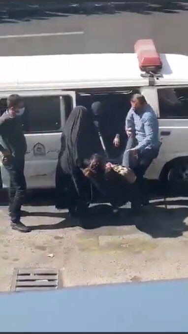 RezaBehzadian's tweet photo. فقط در جریان باشید لمس نامحرم حین تزریق واکسن حرام است https://t.co/n6aqC8WzWP