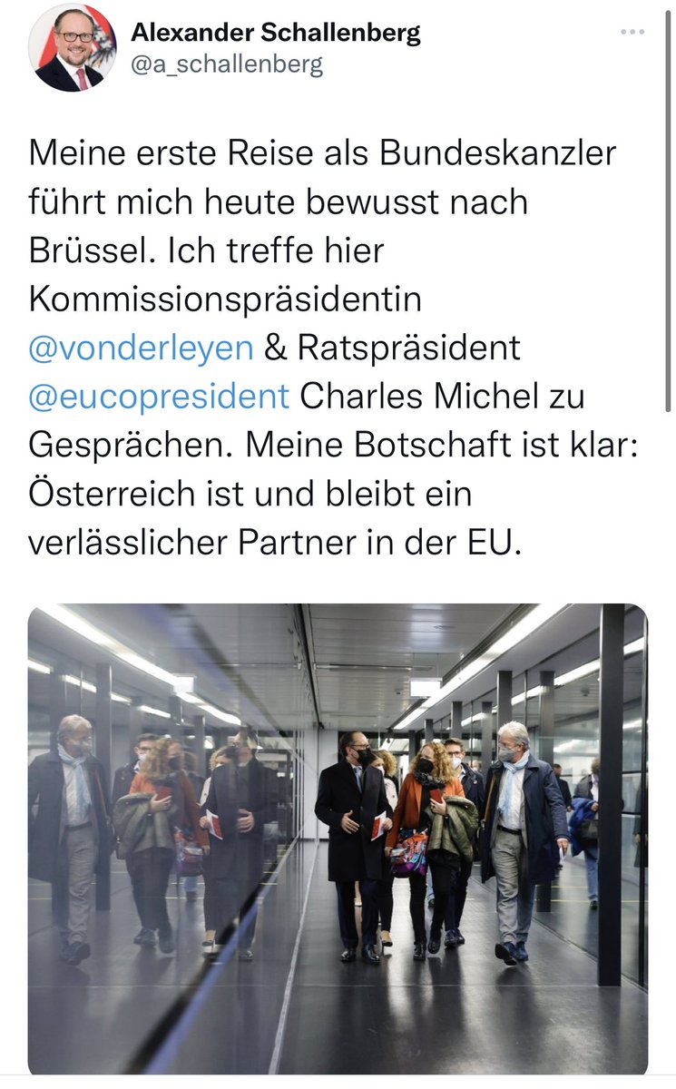 SrdjanGovedrica's tweet photo. Kenne mich nicht mehr aus, wie man in Österreich sagt. Wer ist jetzt noch mal Bundeskanzler? https://t.co/K7fukSjtwS