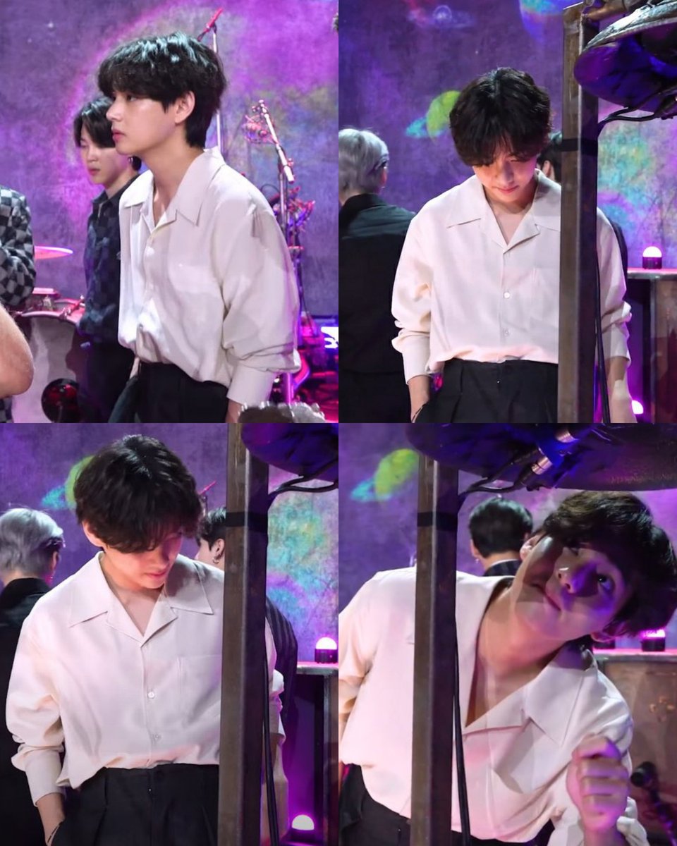 taesmug's tweet photo. Kim Taehyung in this fit >>>>> https://t.co/BMaqJIk0wQ
