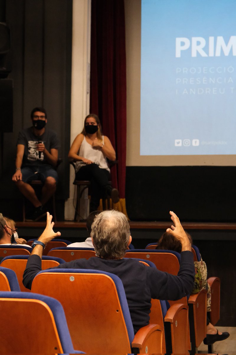 efilmsmerce's tweet photo. El nostre mestre i guia @eboet56 que tant ens ha ensenyat, comentant i apreciant la nostre feina @andreu3r al @santpoldoc. Gràcies a tothom que hi va assistir. https://t.co/fl91k4FJ5T