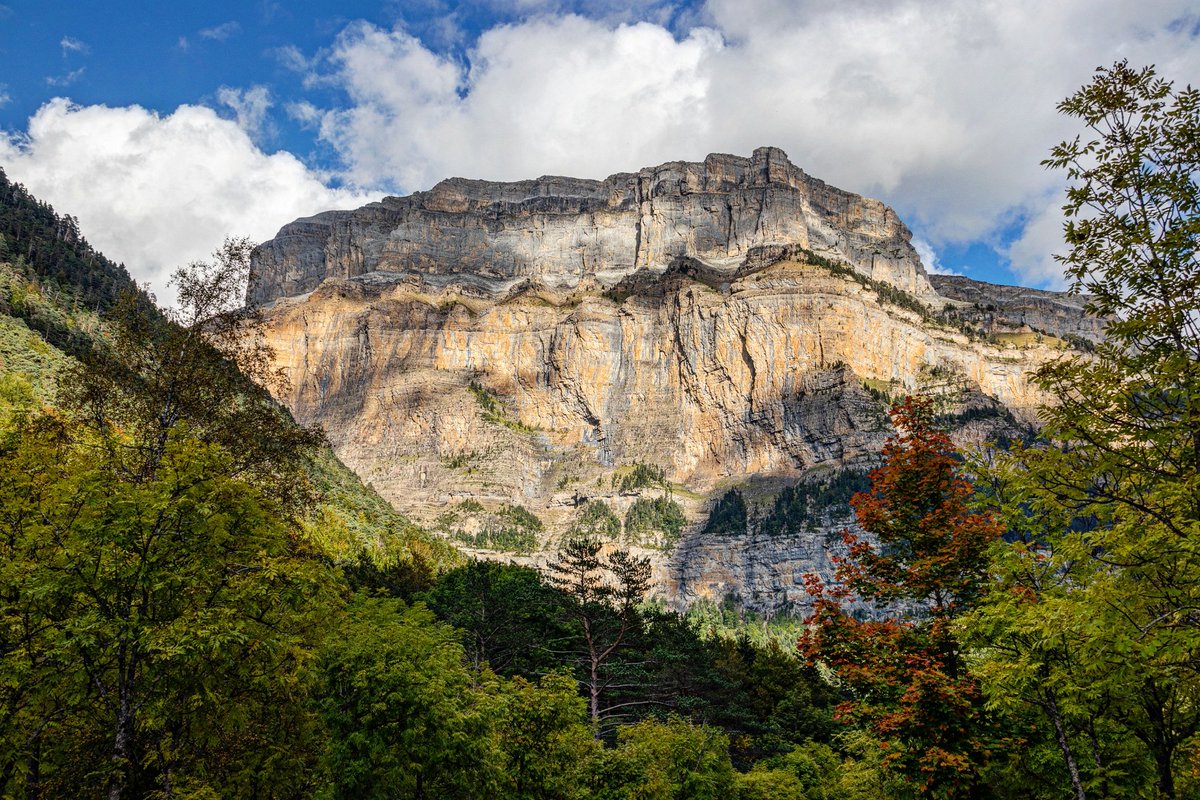 MontanasAqueras's tweet photo. Ordesa es un paraíso en esta época del año. Y también en cualquier mes, día, hora y minuto de todas las época del año. https://t.co/hHWTgjBi21