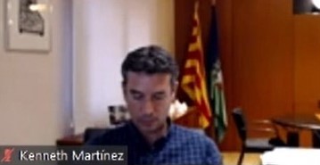 LluisNavarrete's tweet photo. Ple de Pressupostos 2022.
📢L'Alcalde amb una evident manca de respecte institucional, passa TOTA la meva intervenció, com a representant del principal grup de l'oposició, mirant el mòbil 📲. 
Del minut 46.21 a 52.23 . Es pot comprovar👇
https://t.co/deSi0VPEJH
#ElVendrell #ElV https://t.co/1MZ7f30QZN