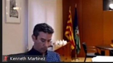 LluisNavarrete's tweet photo. Ple de Pressupostos 2022.
📢L'Alcalde amb una evident manca de respecte institucional, passa TOTA la meva intervenció, com a representant del principal grup de l'oposició, mirant el mòbil 📲. 
Del minut 46.21 a 52.23 . Es pot comprovar👇
https://t.co/deSi0VPEJH
#ElVendrell #ElV https://t.co/1MZ7f30QZN