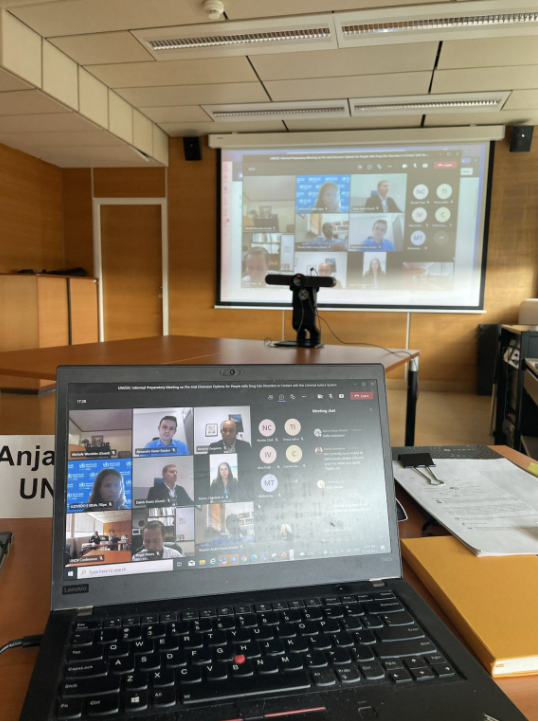UNODC_PTRS's tweet photo. @UNODC_PTRS hosted informal meeting on #pretrial diversion of #PWDUDs 💊 in contact w/ the #CJS ⚖️ as #alternative to conviction/punishment w/ #justice 👩⚖️ & #health👨⚕️ professionals from 🌏
“Real scandal is that 7:8 ppl in need have no access to any #drug use disorder #treatment” https://t.co/GkdmYPbgSN