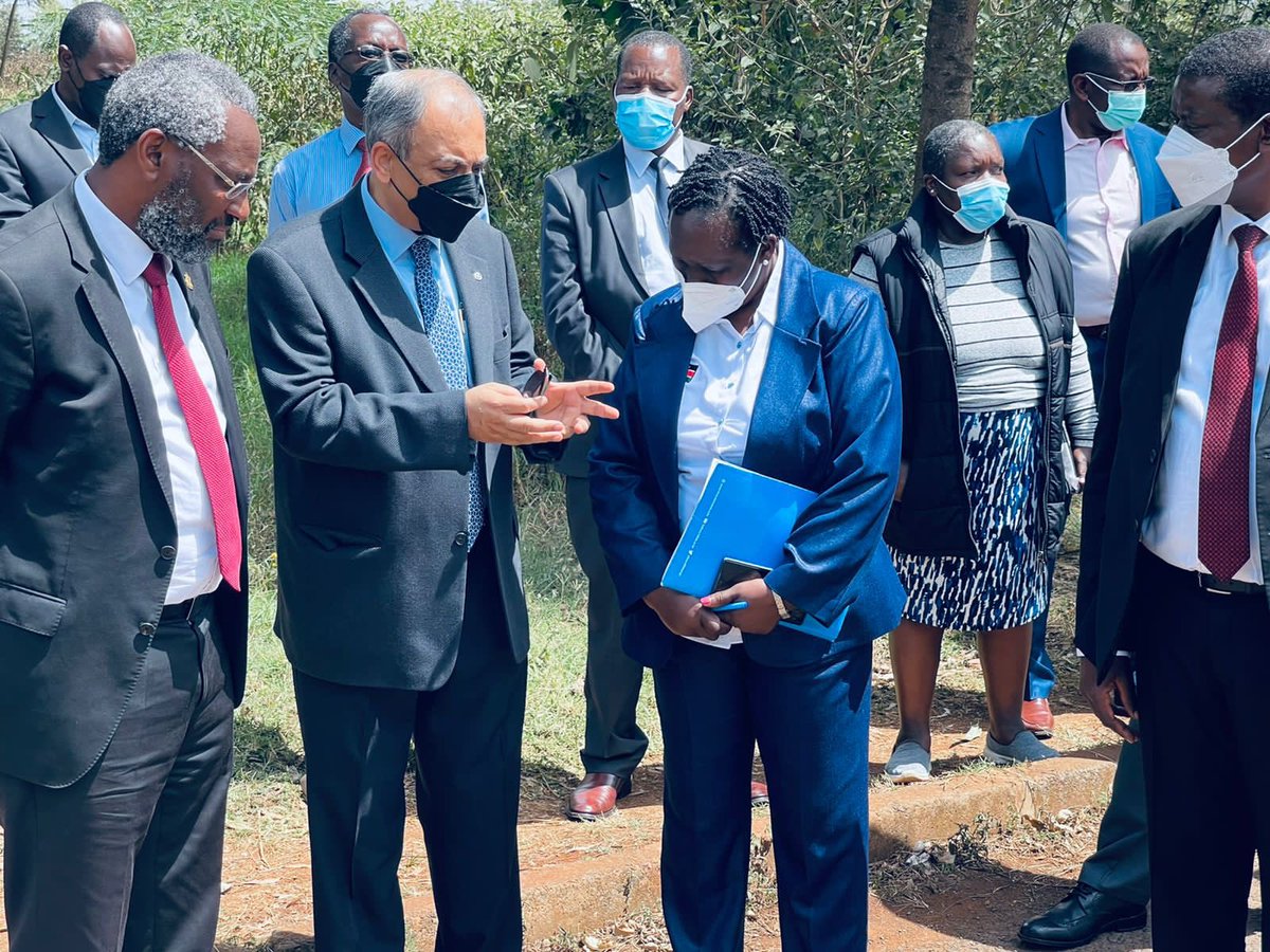 DrKathyKunyanga's tweet photo. New partnership with Elgon Kenya Limited, Dr. Bimal Kantaria, MD and UoN. Elgon Kenya is a leading agri-inputs supplier in the East African region  and plan to establish a resource and innovation centre at Kabete Campus.
#UoN
#NewPartnership 
#ElgonKenya https://t.co/QKiFfz3zJQ