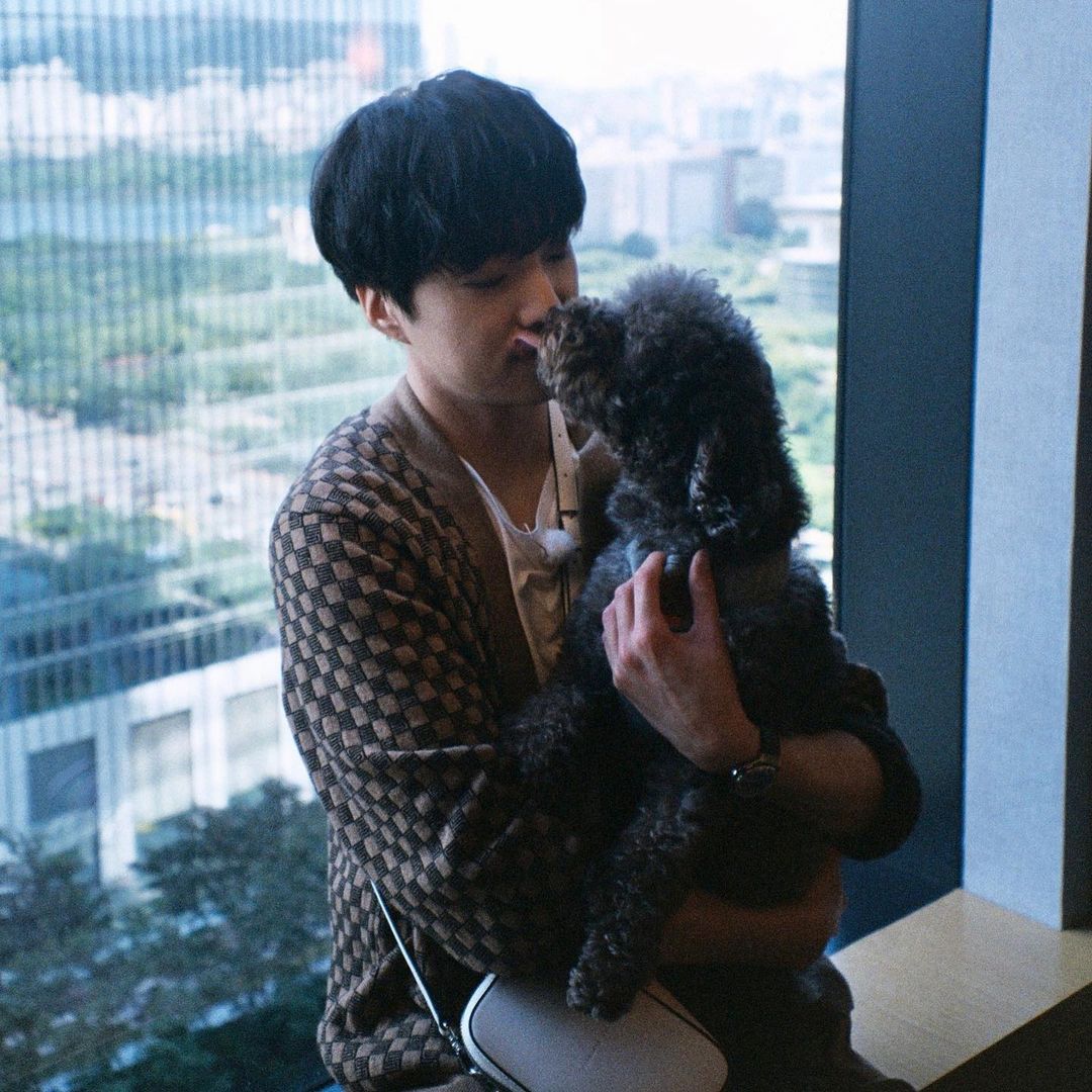 SecretGardenDBB's tweet photo. Yoon IG posts with Thor😍🐕
"Memories with Thor #WhereIsMyDestination"
https://t.co/bzEGmM0dR8
#강승윤 #YOON #KangSeungyoon
#위너 강승윤 위너 @official_yoon_ @yginnercircle #Seungyoon #Winner https://t.co/D5L9J1Y3IR