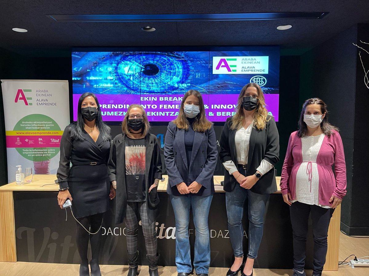 Hoy he tenido la suerte de compartir mesa y experiencias con cuatro grandes mujeres emprendedoras.

¡Vaya proyectazos son <a href="/playeron_games/">PlayerON</a>, Avocado  <a href="/MeteoForEnergy/">Meteo for Energy</a>!

Muchas gracias a <a href="/alavaemprende/">Alava Emprende</a>  y @AMPEA_MUJERES  por la oportunidad de compartir lo que hacemos en @Chubby_Apps