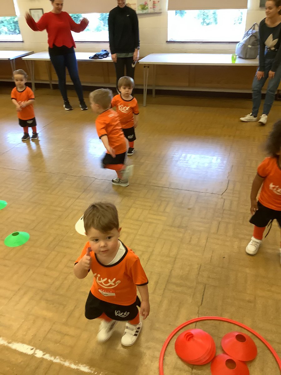 Take a bow Shirland hall superstars 🙌🏻🍊

What an amazing morning with our 18months-2years academy. 

Was amazing to be back after our week off, and the little ones absolutely smashed it today. 

Colour recognition ✅
Balance and coordination ✅
Hand eye coordination ✅