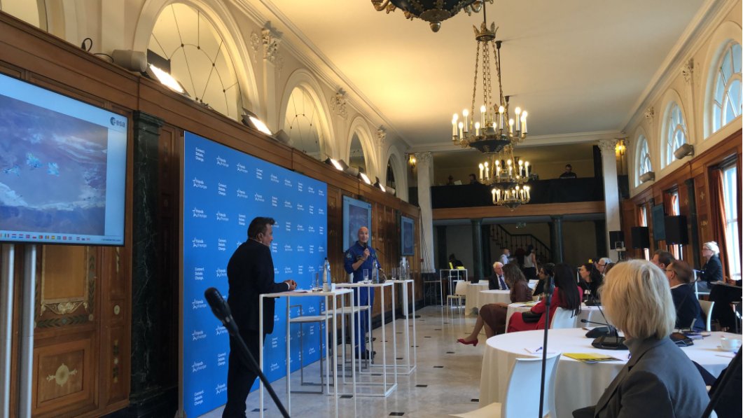 FriendsofEurope's tweet photo. Pictures taken by Luca Parmitano (@astro_luca) from #space can pinpoint where our economic drives and human presence causes #WaterExploitation and disruptive weather patterns. #StateofEU. https://t.co/fcQQeu68Hd