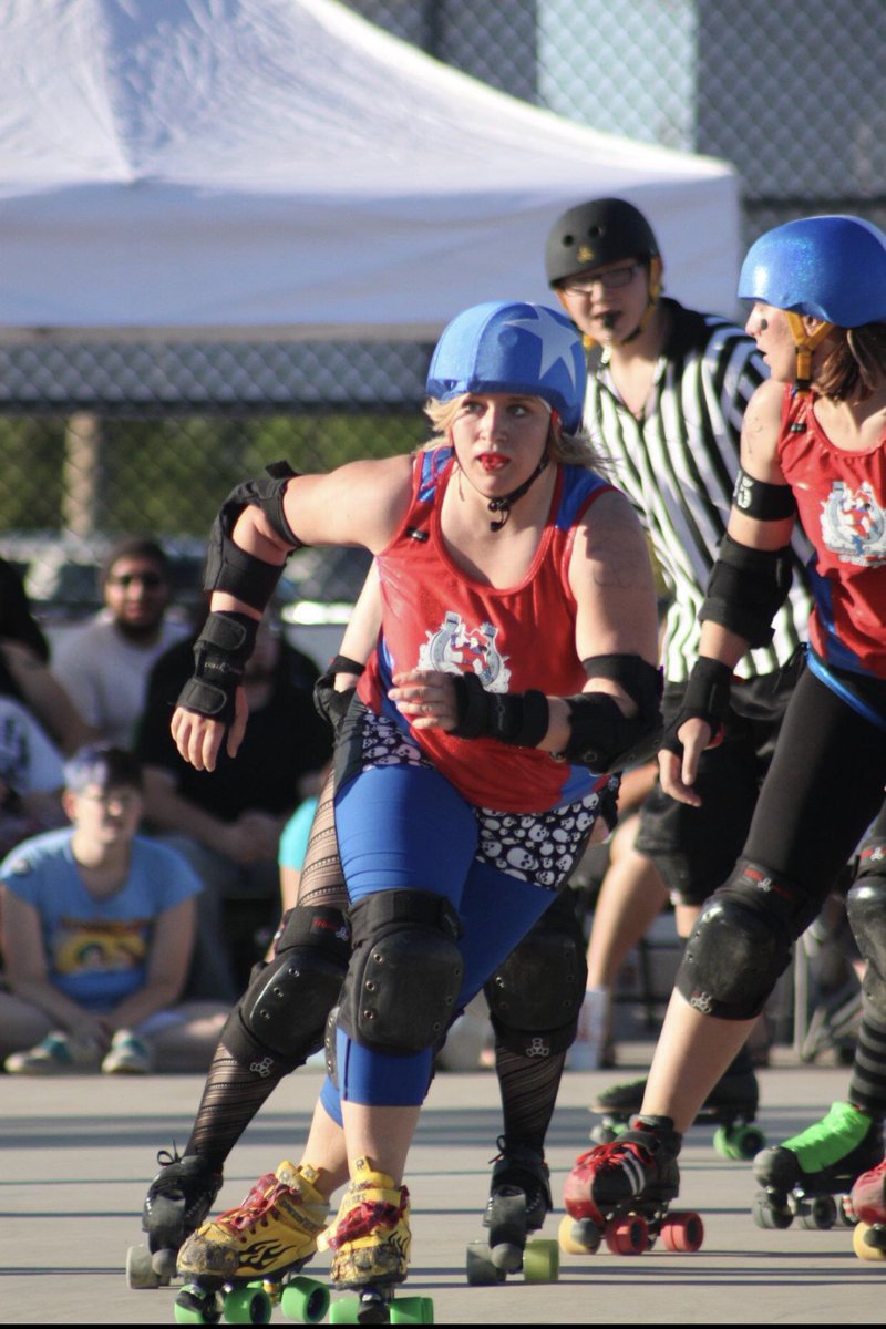 CharlyRowe4's tweet photo. Some days, I really miss these days. #RollerDerby #RollerDerbyGirl #DeathRowe #Cb4 #GirlsWhoSkate https://t.co/6oO2RxMsop