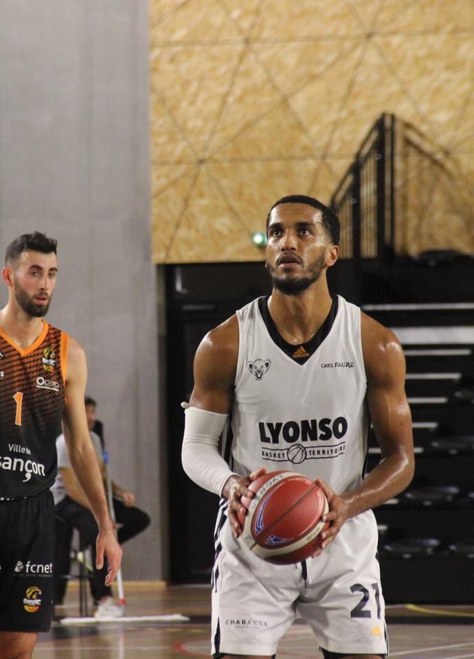 À Pierre-Bénite, on a choisi de ne pas opposer sport et culture ! 
On en a fait une semaine de festivités pendant laquelle la musique flirte avec les ballons, le spectacle vivant s'infiltre au milieu de l'équipe de basket…
C'est un pari gagnant pour le public !
#sportetculture