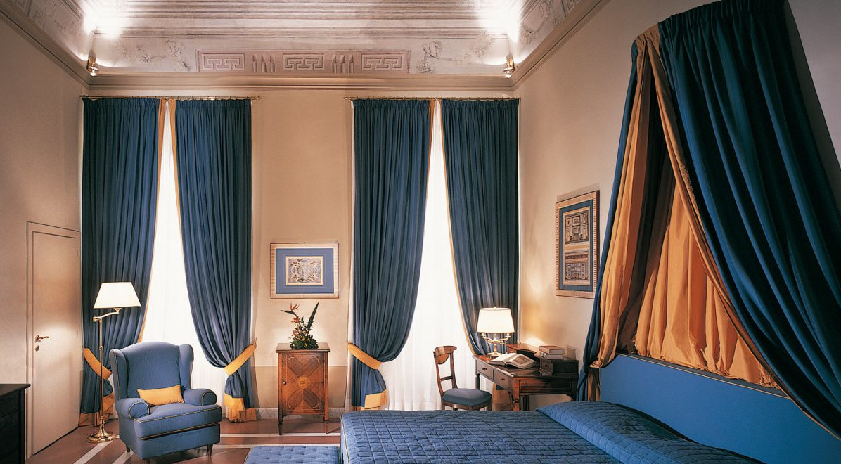 Our Junior Suites with exclusive spaces designed down to the smallest detail and elegant furniture are the perfect backdrop for a dreamy vacation, in a compelling mix of relax, delicious cuisine and tradition.