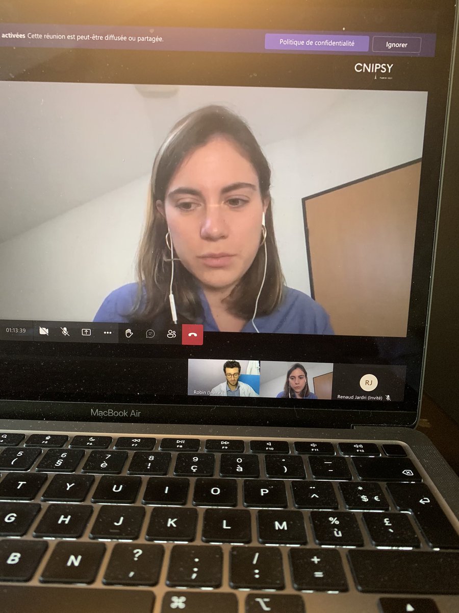 NidalNabhan's tweet image. @AFFEPtweet @AssoAJPJA  marine Gilsang qui présente l affep pour les internes au @2021Cnipsy