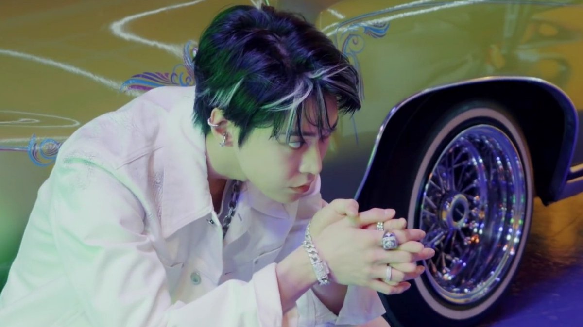 DOYOUNG tweet media