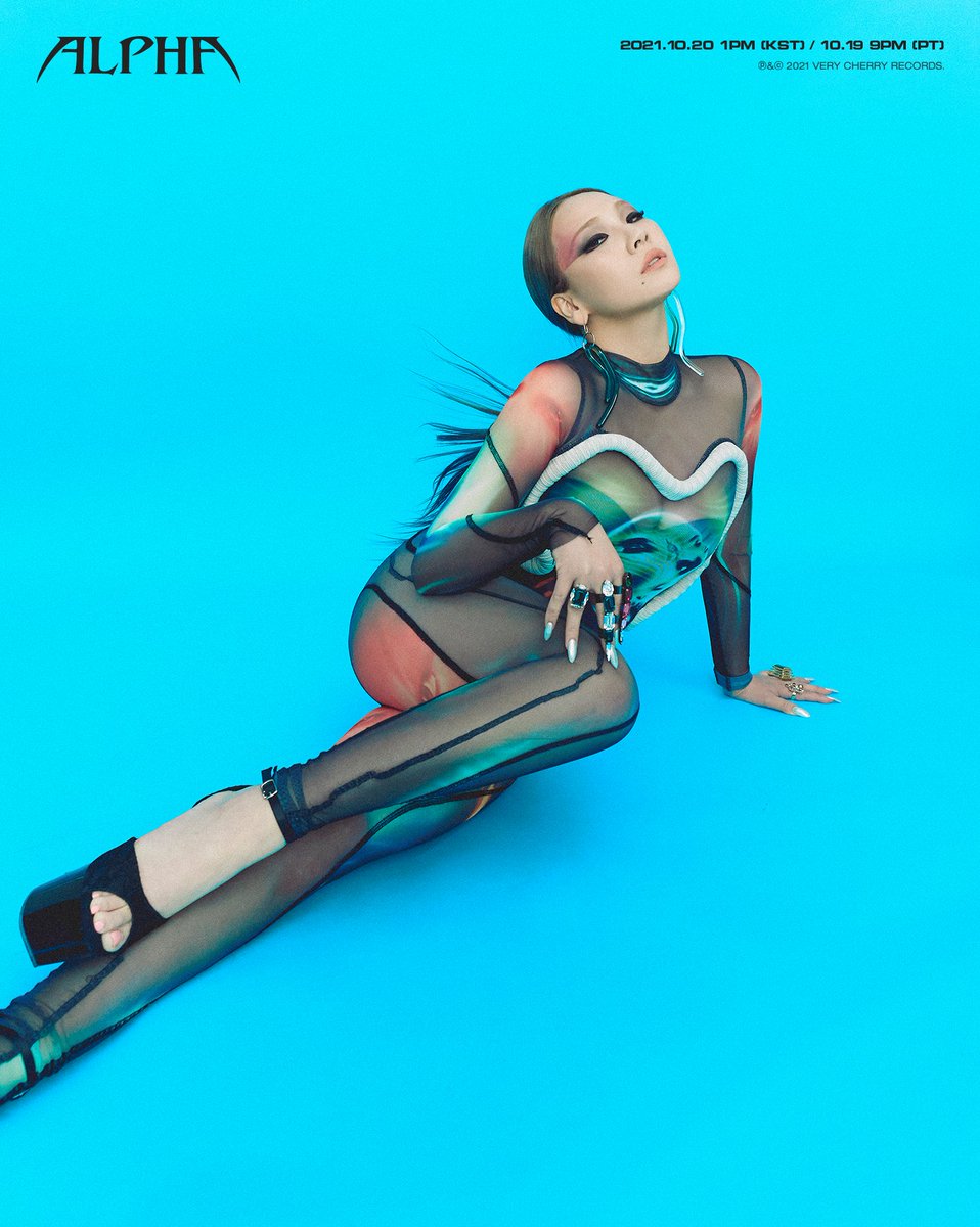 圖 CL 正規一輯 ALPHA 預告集中