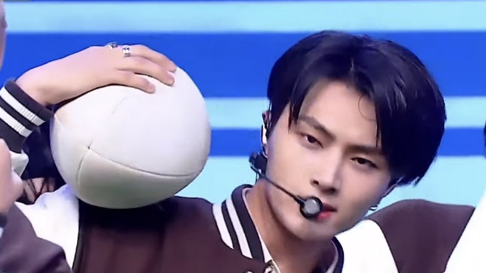 0420FEED's tweet image. School Varsity Vibes. 

#ENHYPEN_JAY #JAY #엔하이픈_제이 #제이