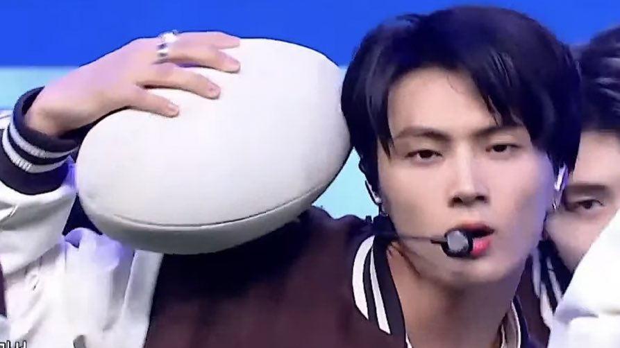 0420FEED's tweet image. School Varsity Vibes. 

#ENHYPEN_JAY #JAY #엔하이픈_제이 #제이