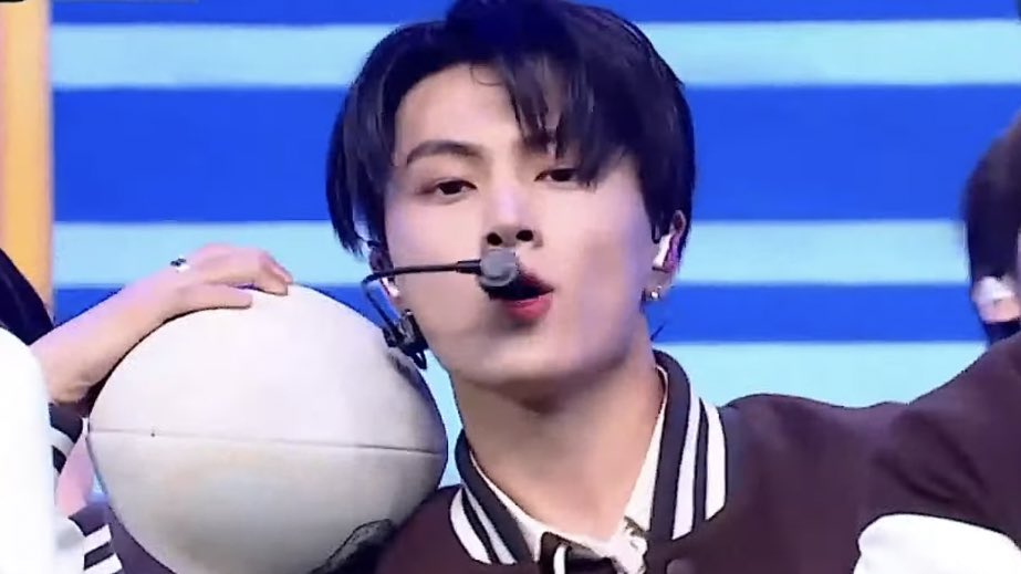 0420FEED's tweet image. School Varsity Vibes. 

#ENHYPEN_JAY #JAY #엔하이픈_제이 #제이