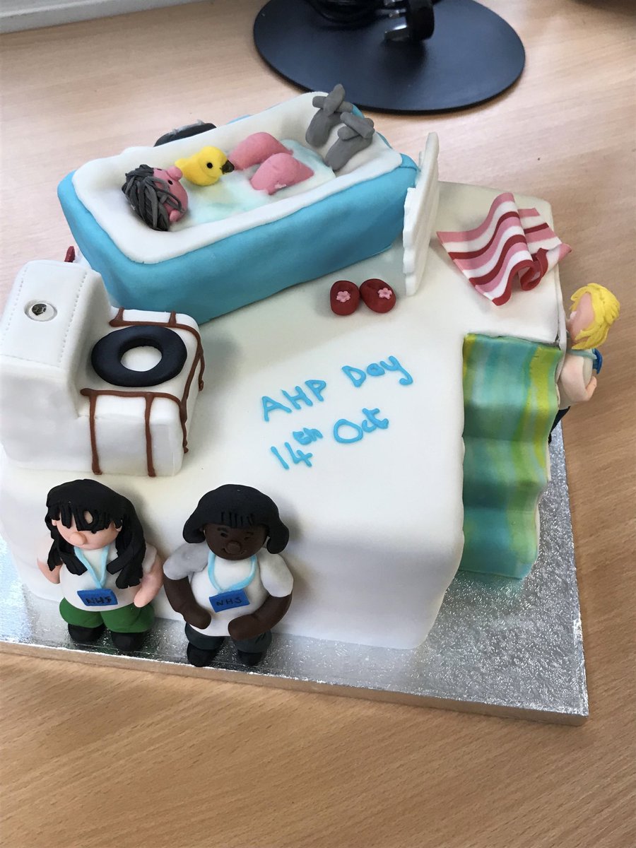 Helen Hallett tweet media