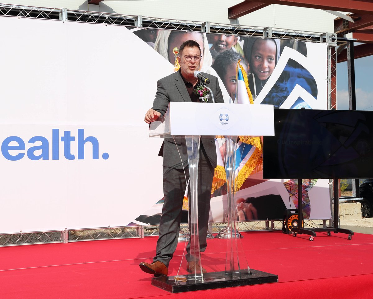 nanox_vision's tweet image. Our CEO and Chairman, Mr. Ran Poliakine officiated today over an unveiling ceremony for the new Nanox semiconductor fabrication plant in Korea.
The plant will produce the Nanox.ARC Digital X-Ray Source and is expected to be operational in Q1 2022. 
#KoreanTech #medicalimaging