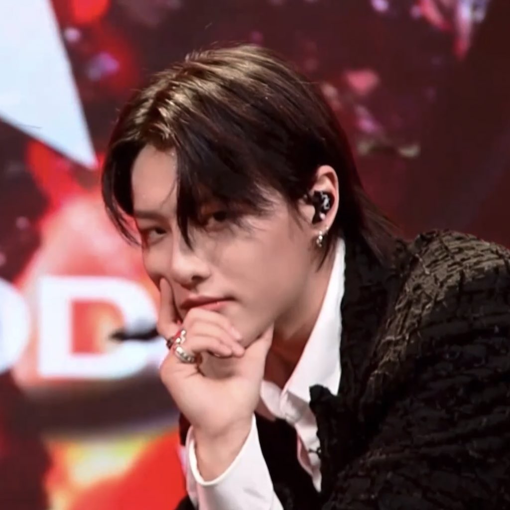 ♥️🖤♥️🖤