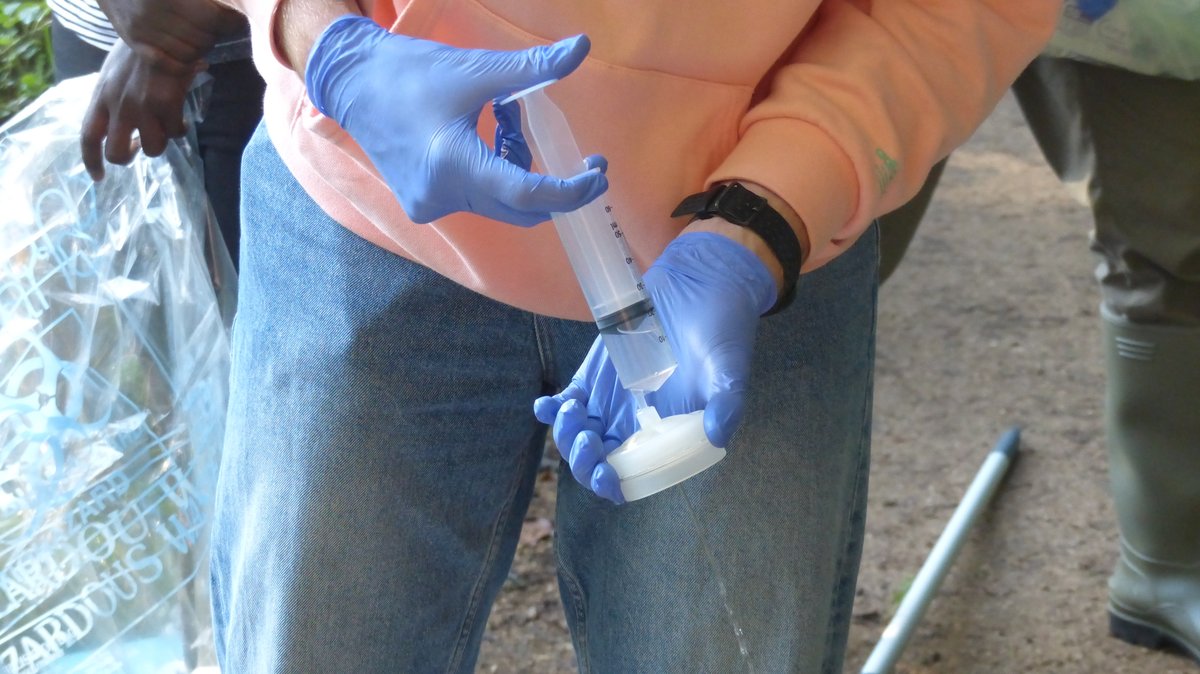 drmgoeswild's tweet photo. If you go down to the woods today... you'll be sure to see @UniofReading @ReadingBioSci #MScSISS students sampling lake water for #eDNA analysis on the brand spanking new module: Molecular Methods for Species ID and Survey!  That's ecology training fit for the 21st Century! https://t.co/VLS8BJdJmJ